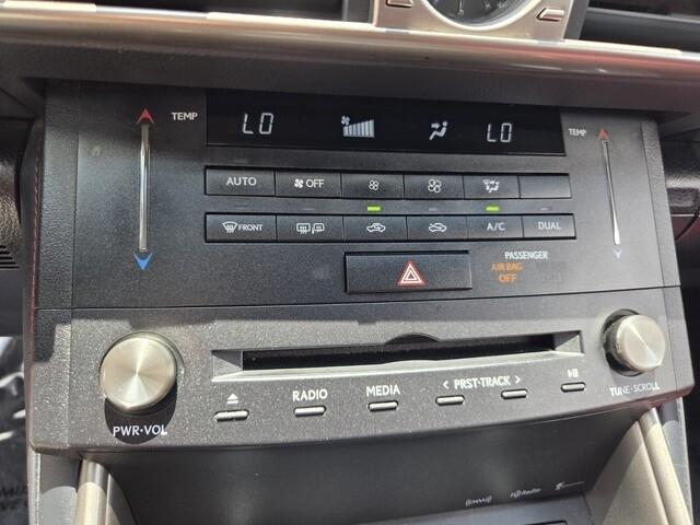 Lexus IS  2016
