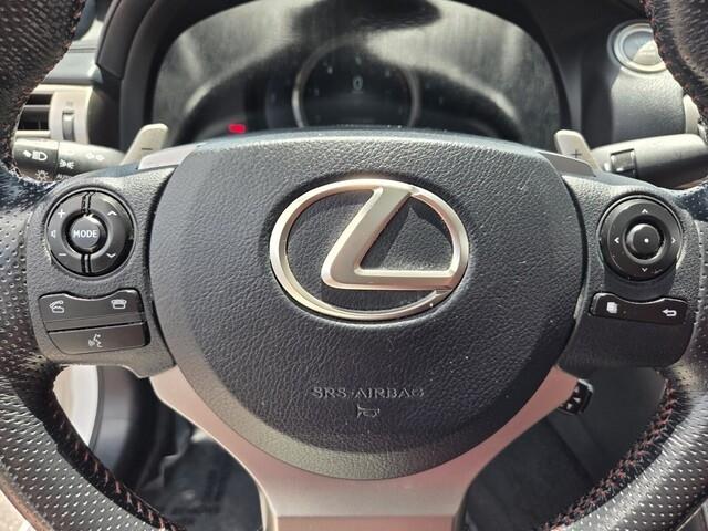 Lexus IS  2016