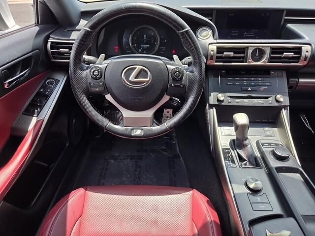 Lexus IS  2016