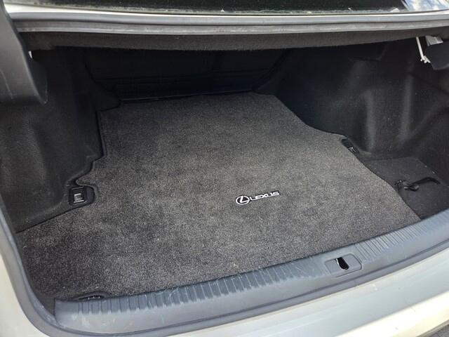 Lexus IS  2016