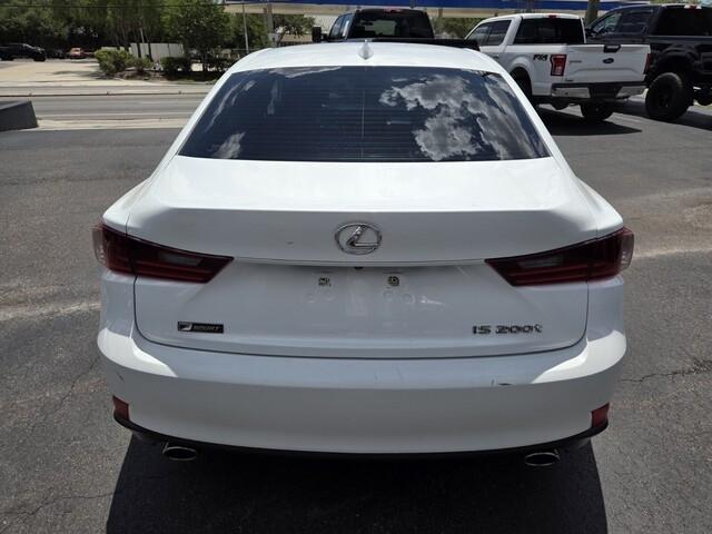 Lexus IS  2016