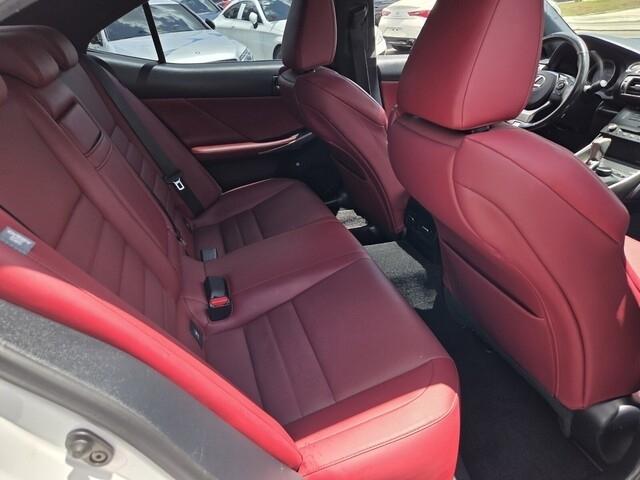 Lexus IS  2016