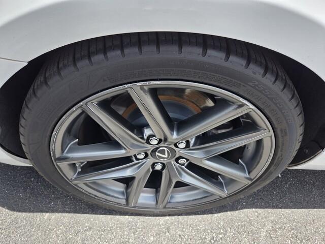 Lexus IS  2016