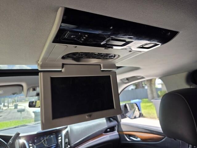 Cadillac Escalade  2017