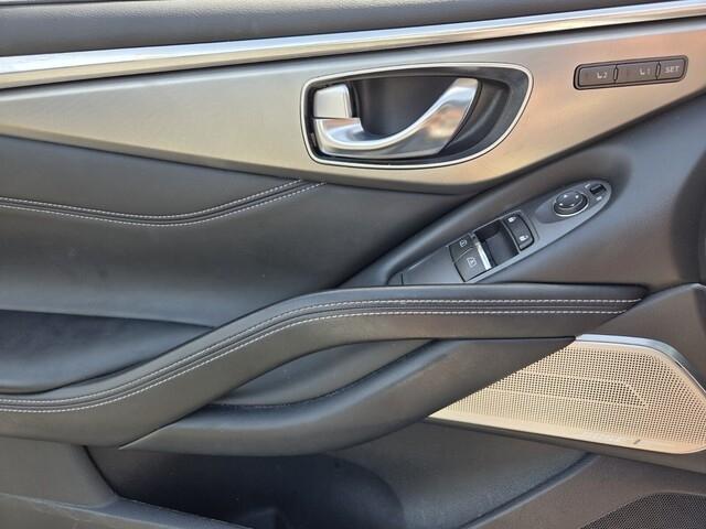 Infiniti Q60 3.0t LUXE 2020