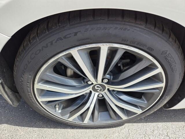 Infiniti Q60 3.0t LUXE 2020