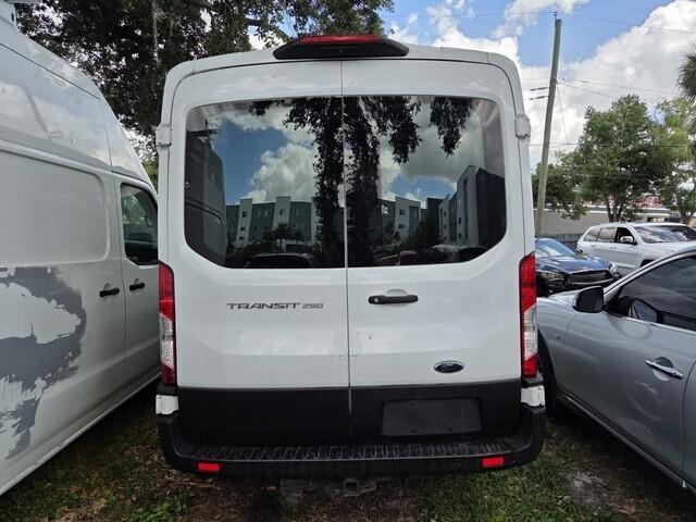 Ford Transit 250 2021