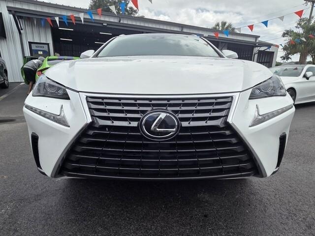 Lexus NX 300  2021