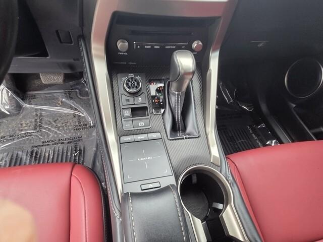 Lexus NX 300  2021