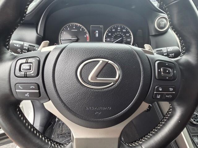 Lexus NX 300  2021