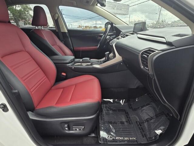 Lexus NX 300  2021