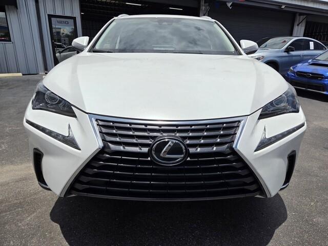 Lexus NX 300  2021