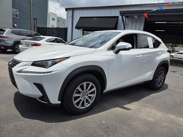 Lexus NX 300  2021