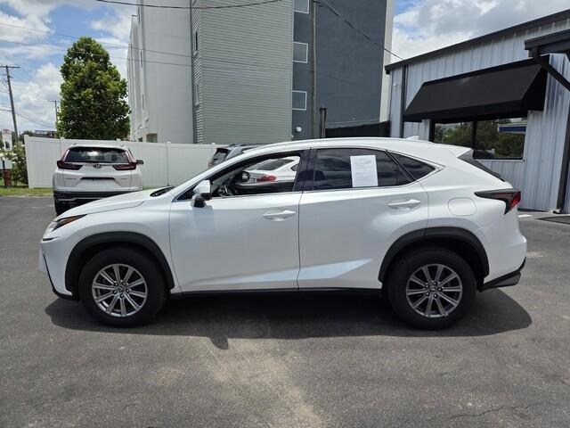 Lexus NX 300  2021
