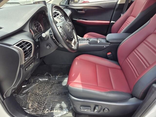 Lexus NX 300  2021