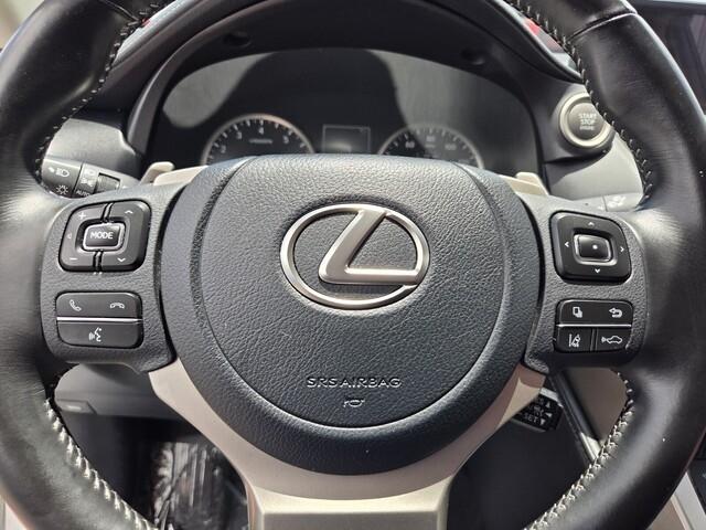 Lexus NX 300  2021