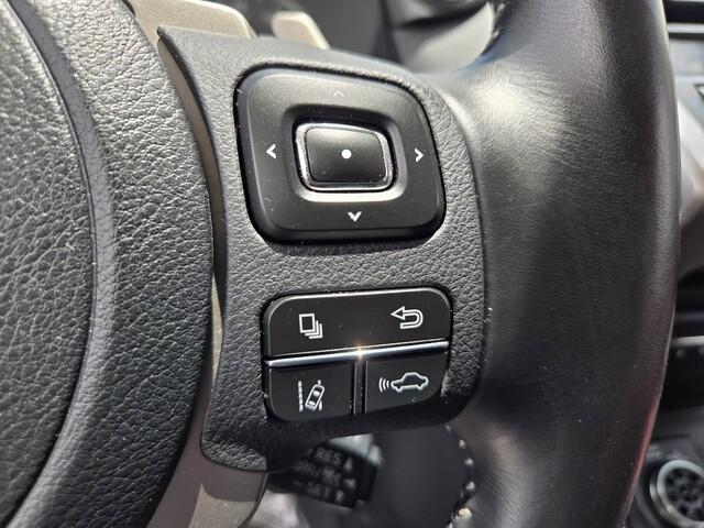 Lexus NX 300  2021