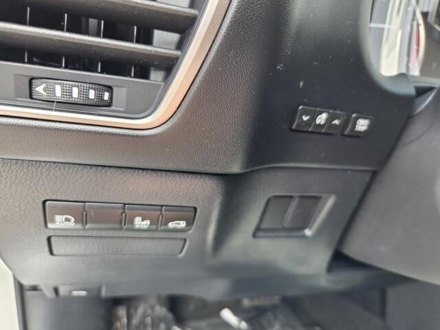 Lexus NX 300  2021