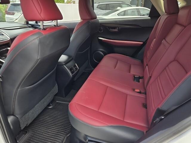 Lexus NX 300  2021