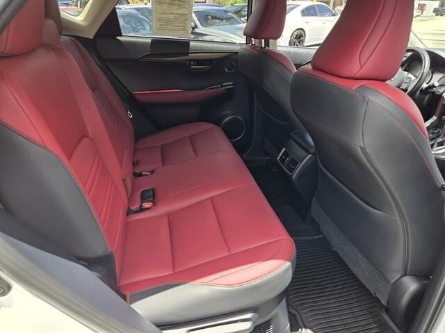 Lexus NX 300  2021