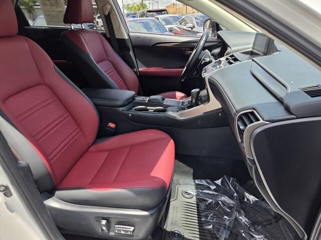 Lexus NX 300  2021