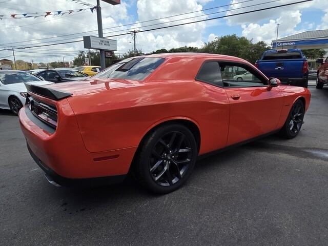 Dodge Challenger  2021