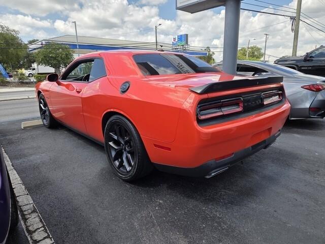 Dodge Challenger  2021
