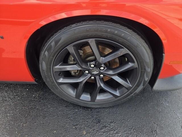 Dodge Challenger  2021
