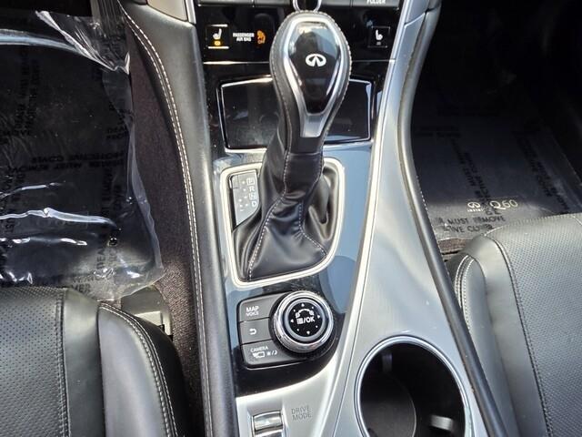 Infiniti Q60  2017