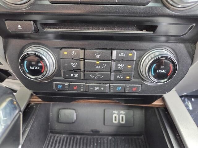 Ford F-150 Lariat 2016