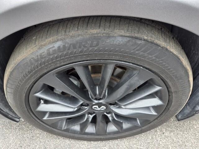 Infiniti Q50  2021