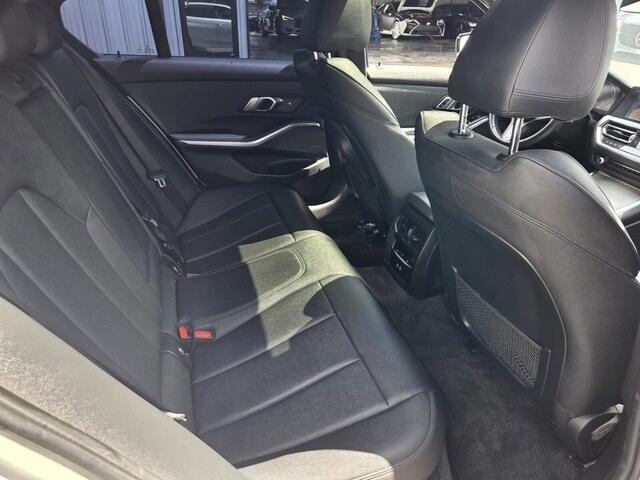 BMW 3-Series  2021