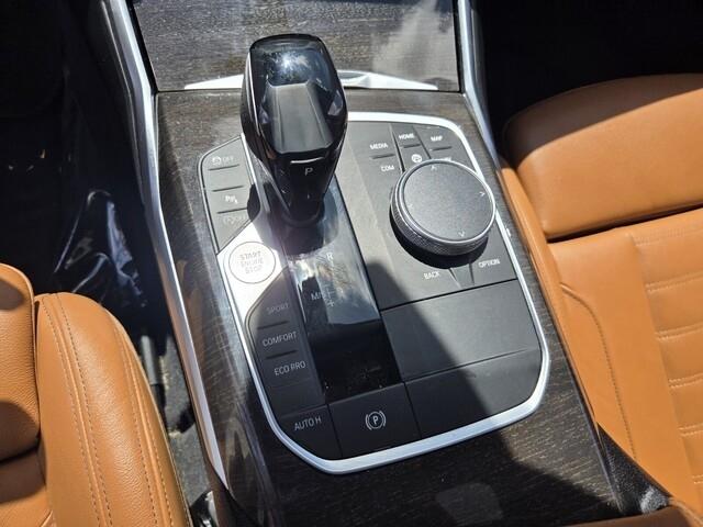 BMW 3-Series  2019