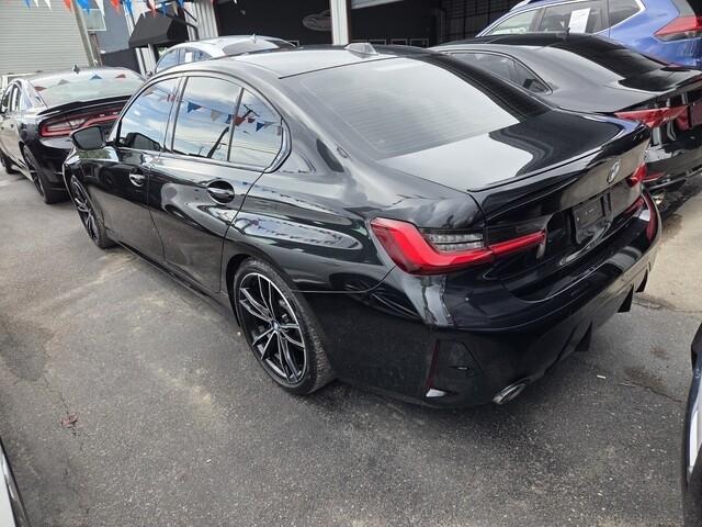 BMW 3-Series  2023