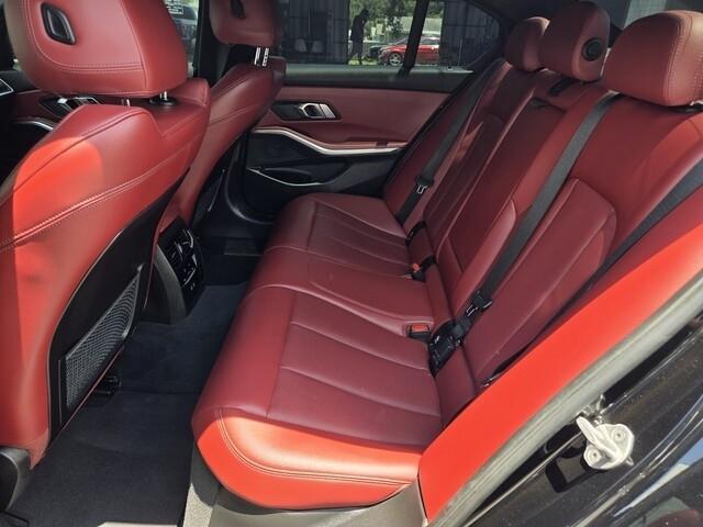 BMW 3-Series  2023