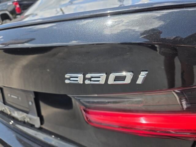 BMW 3-Series  2023