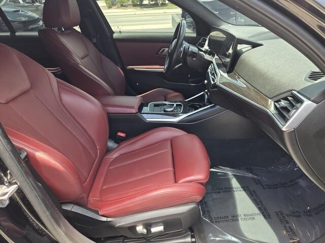 BMW 3-Series  2023