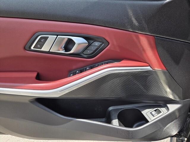 BMW 3-Series  2023