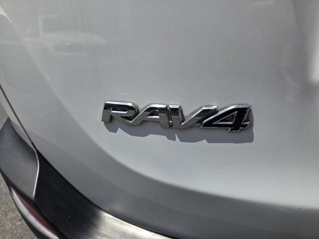 Toyota RAV4 XLE 2015