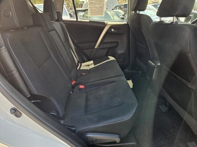 Toyota RAV4 XLE 2015