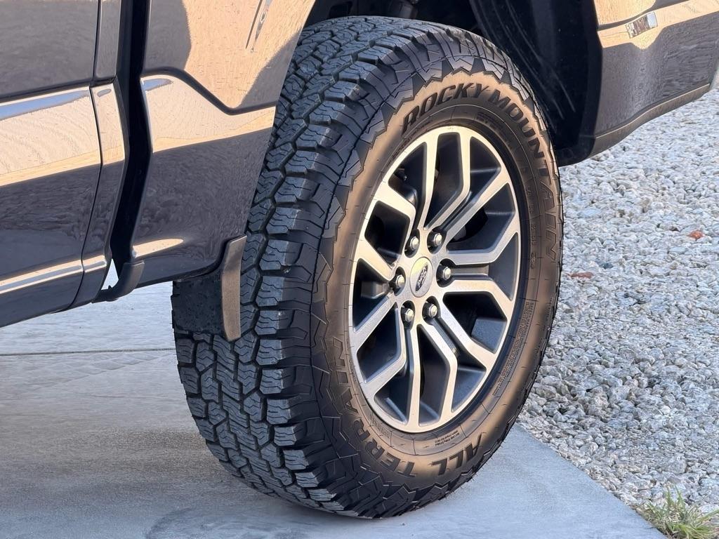 Ford F-150 4WD SuperCrew 145" Lariat 2022