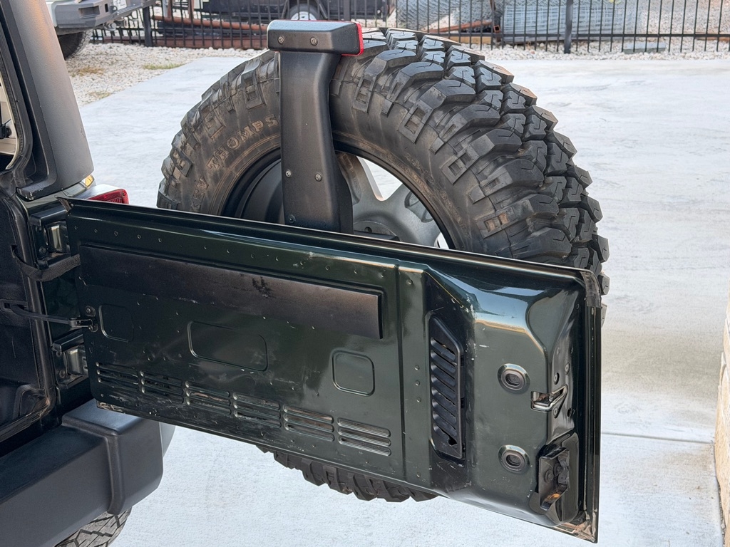 Jeep Wrangler Unlimited Sport 4WD 2011