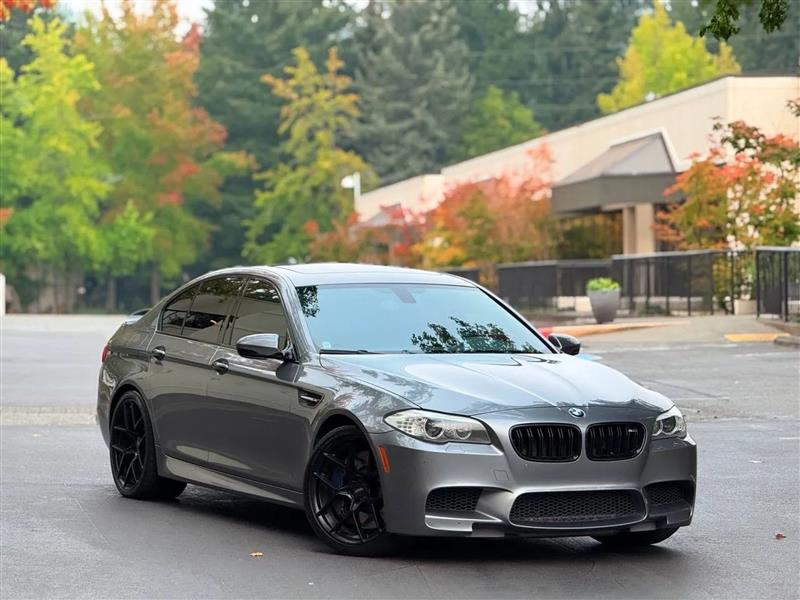 2013 BMW M5 Sedan