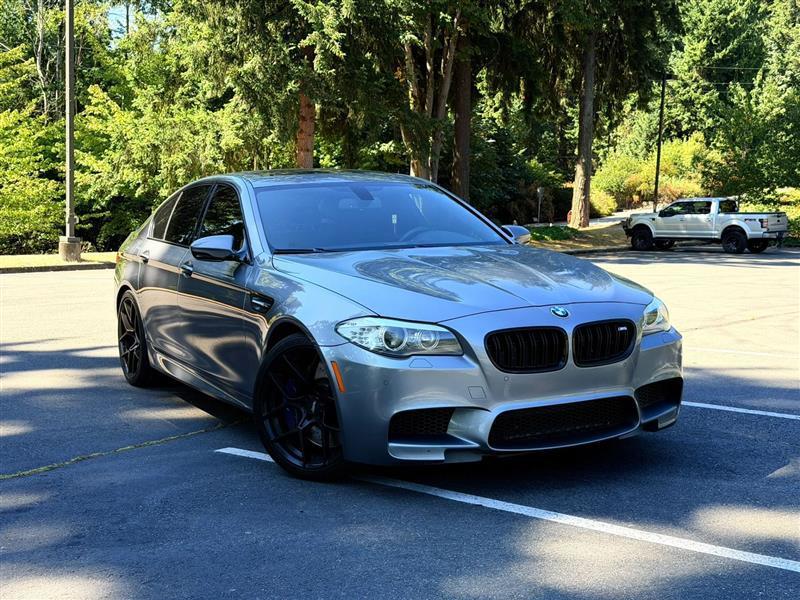 2013 BMW M5 Sedan