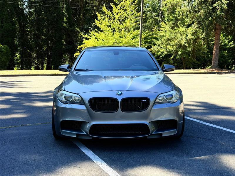 BMW M5 Sedan 2013