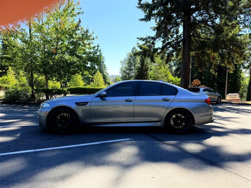 BMW M5 Sedan 2013
