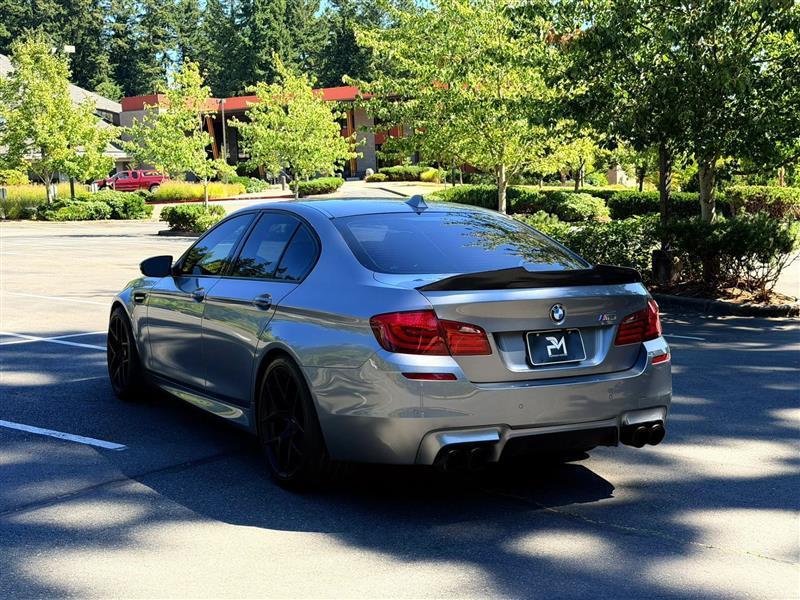 BMW M5 Sedan 2013