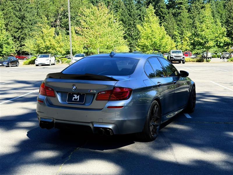 BMW M5 Sedan 2013