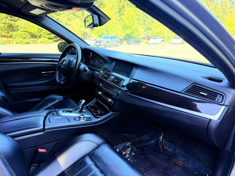 BMW M5 Sedan 2013