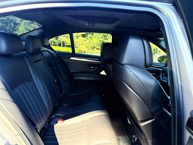 BMW M5 Sedan 2013